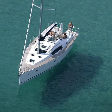 船屋 Boat In *